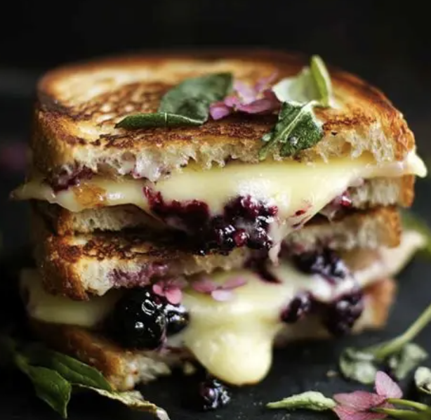 Blackberry & Brie Grilled Sandwich on Sourdough (20 Minutes): A Veteran’s Precision Comfort Meal